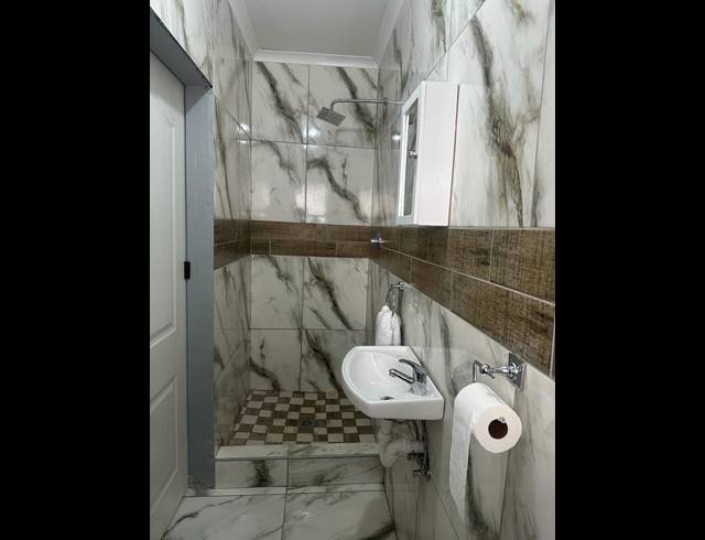8 BEDROOM FREEHOLD FOR SALE IN MANDELA PARK